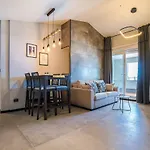 M Apartment *