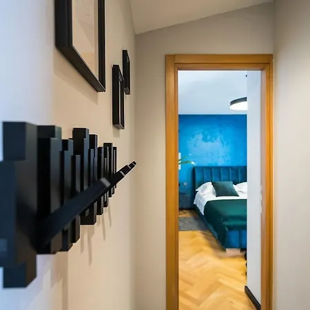 M Apartment *