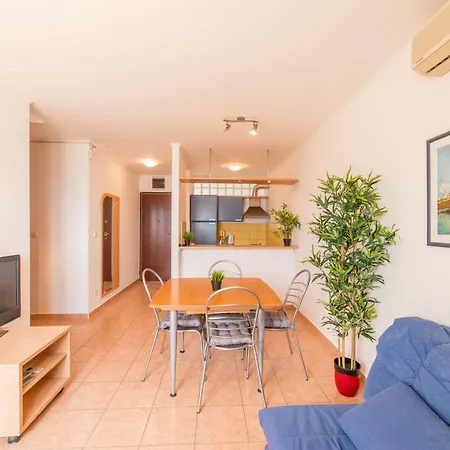 M Apartment *