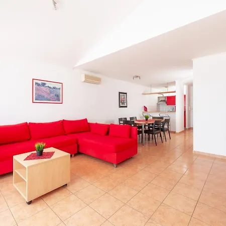 M Apartment *