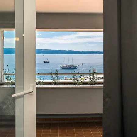 M Apartman
